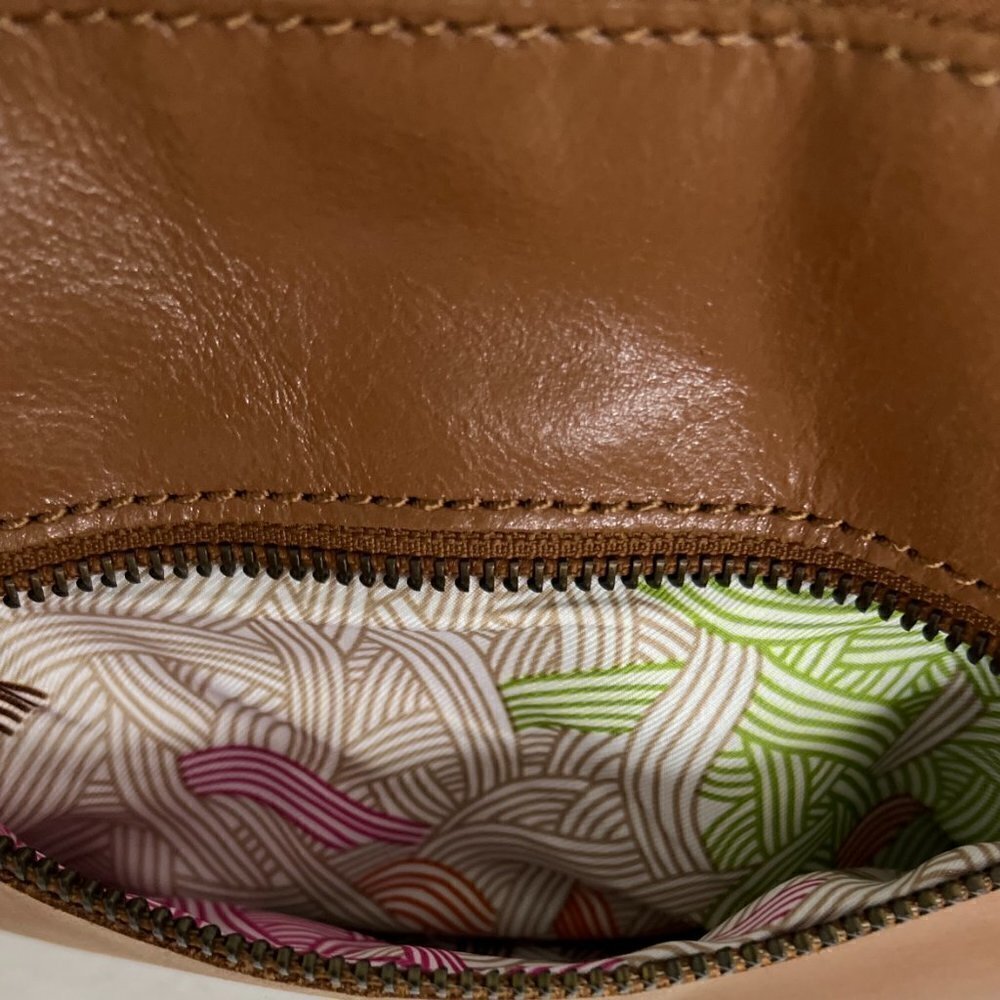 The SAK charging wristlet Sanibel NWT - Picture 12 of 15
